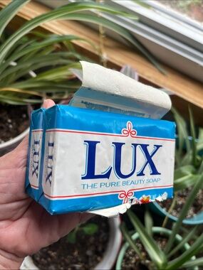 2 Vtg LUX Pure Beauty Soap Bath Size Bars 4.5oz Ea. 1994 Lever Brothers USA